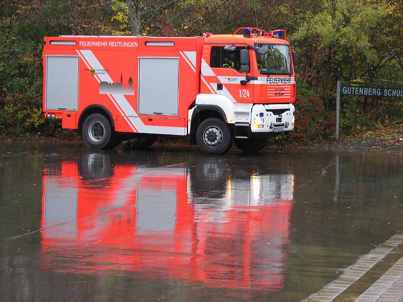IMG_4343.JPG - Auftrag erfüllt - die Feuerwehr rückt ab