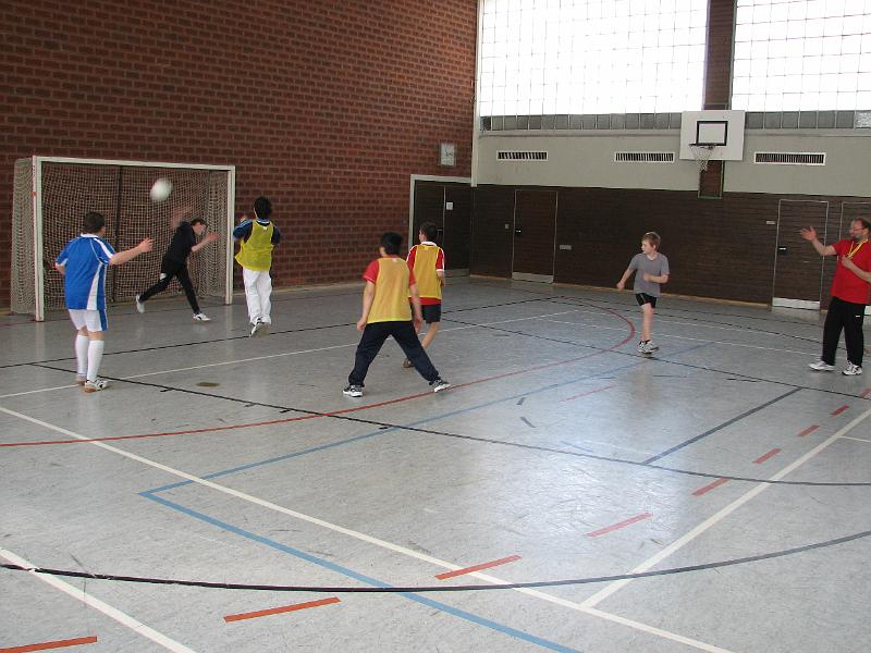 IMG_5211.JPG - Packende und mit viel Leidenschaft geführte Matches beim Turnier der Mittelstufe