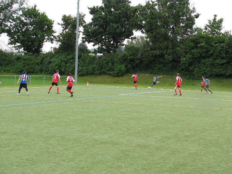 IMG_7364.JPG - Spiel gegen Tübingen - durch eine Elfmeterfehlentscheidung unglücklich in der letzten Spielminute 1:2 verloren.