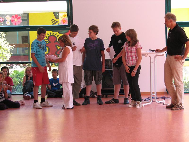IMG_8125.JPG - Aushändigung der Ernennungsurkunde zum Streitschlichter an der Gutenberg-Schule.