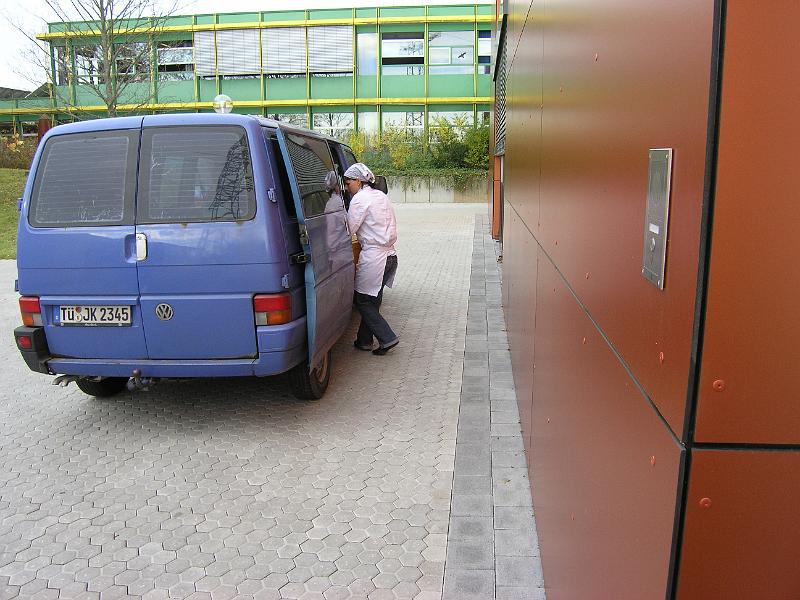 PB110342.JPG - Das Essensmobil.