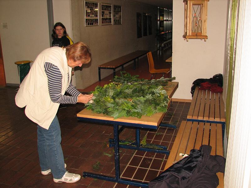 IMG_8823.JPG - ..ist die Vorarbeit für einen perfekten Kranz!