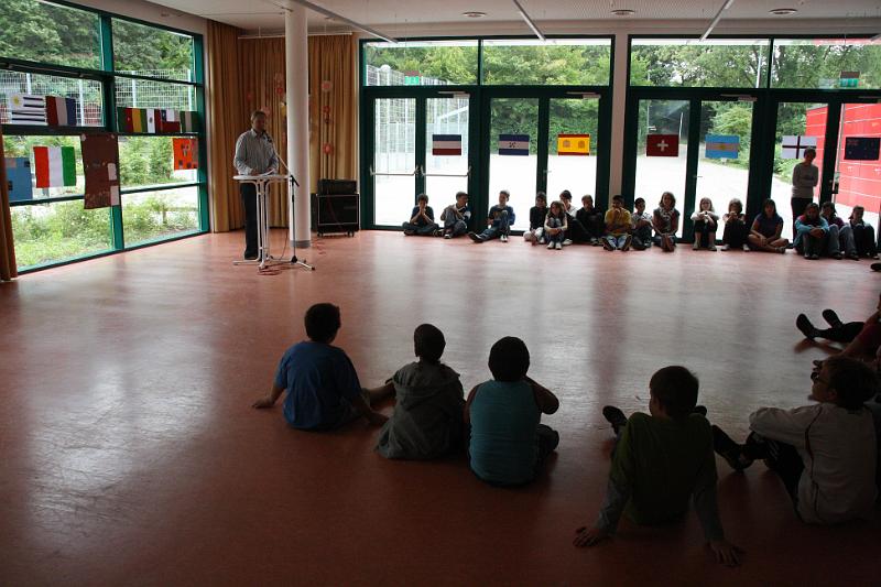 IMG_4515.JPG - Begrüßung der Schulgemeinschaft und Rückblick auf das zurückliegende Schuljahr durch den Schulleiter Herr Köhler.
