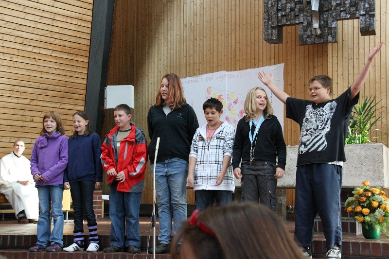 IMG_6965.JPG - Wie es in der Schule läuft:in einem Rap vorgetragen von der Klase 6a.