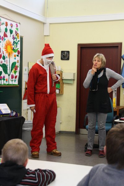 IMG_7636.JPG - Der Nikolaus besuchte am 6. Dezember die Jungs der U1 und der U2.