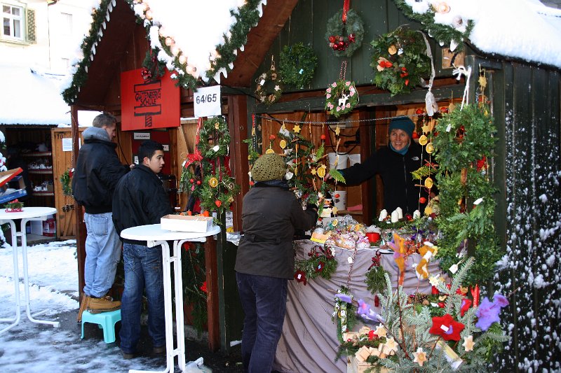 IMG_7487.JPG - ... präsentierte sich der Stand der Gutenberg-Schule wieder als ein wahres Juwel, ein echter Hingucker - sowohl hinsichtlich der Ästhetik der Dekoration, als auch der Vielfalt der angebotenen Produkte.