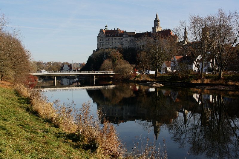 IMG_1780.JPG - In Sigmaringen, hier das Schloß, wird unser Essen produziert.